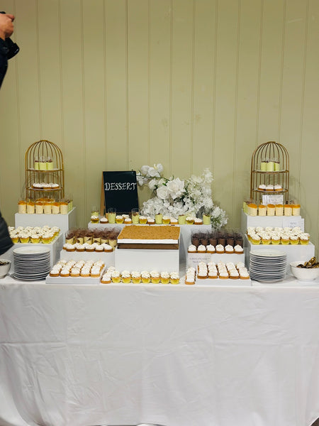 Food table - acrylic white box