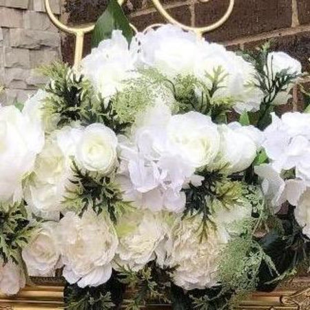 Floral centrepiece -white&green