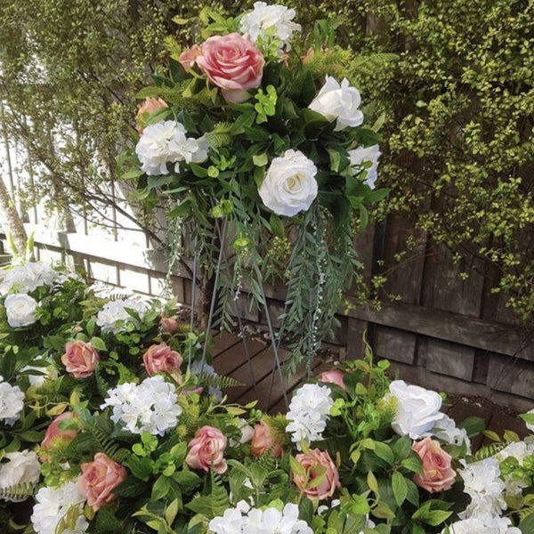 Floral centrepiece - Peach & Ivory