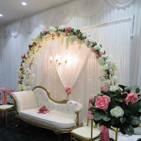 floral centrepiece white with greenery