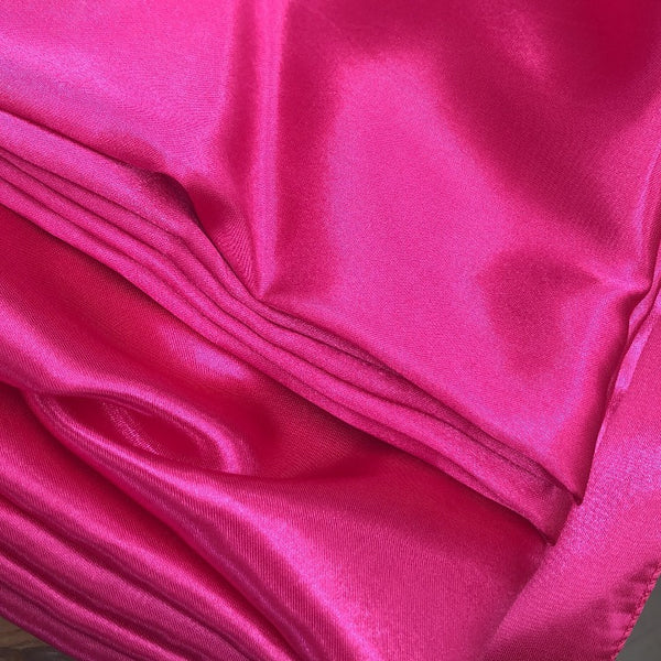 Tablecloth - round overlay fuschia